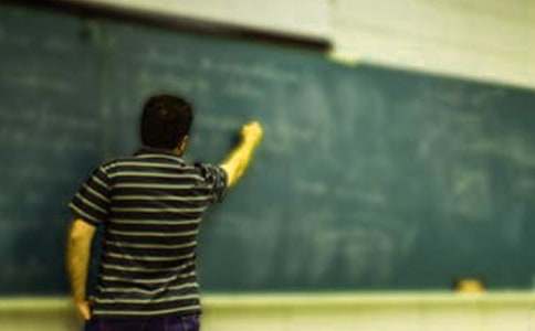 辞班主任申请书