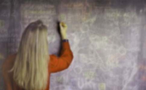 ��У��ʦ���˼���