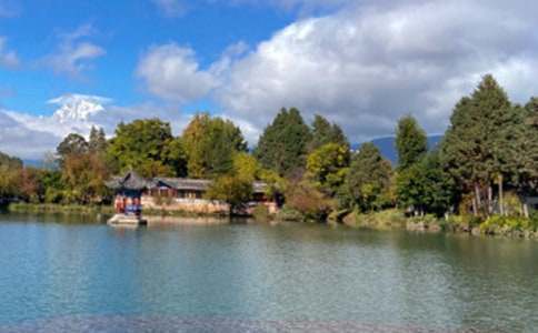 丽江古城的景点导游词作文