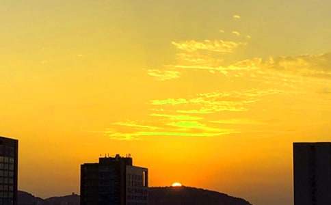 ���伴������