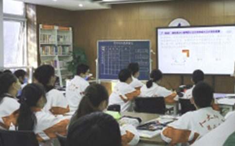 �Ͽγٵ��ļ����顾ͨ��15ƪ��