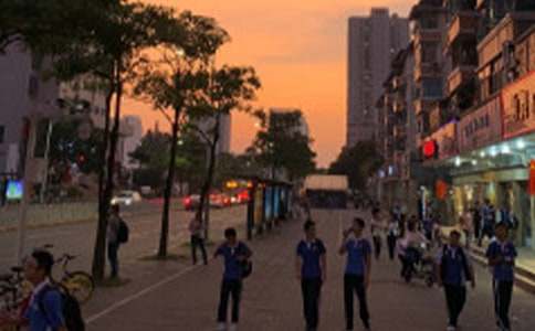 ��ѧ����������ǡ��иУ���ѡ14ƪ��